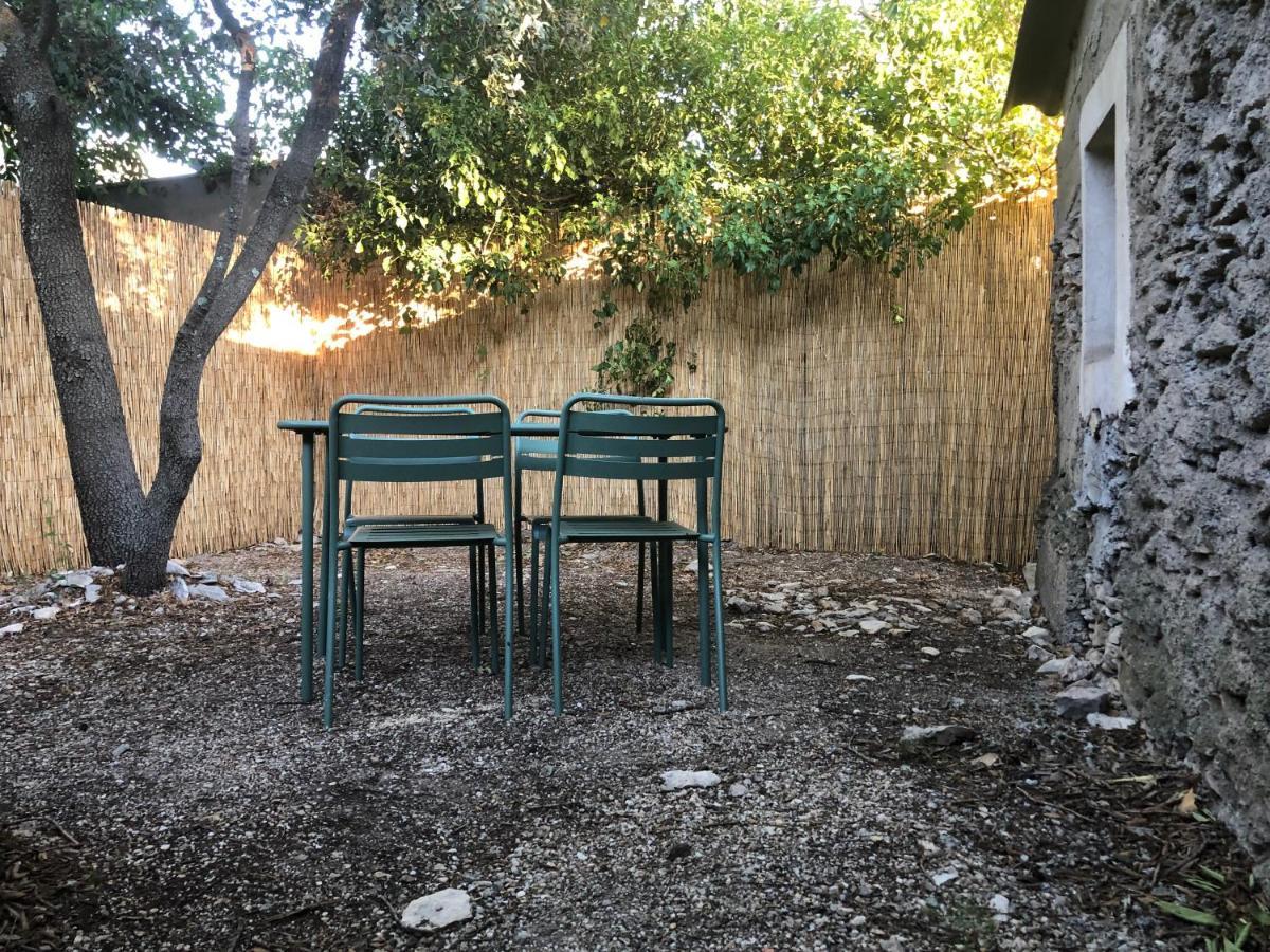 Maisonnette Independante Avec Jardin/Patio นีมส์ ภายนอก รูปภาพ